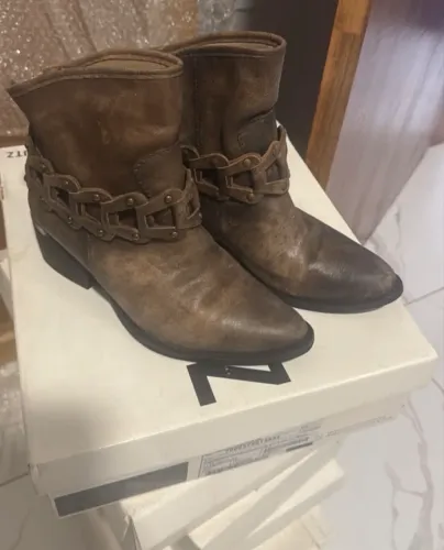 Bota Schutz