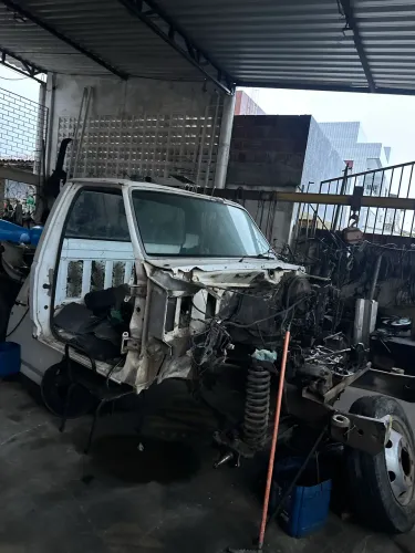 Tenho peças de f4000 pra vender