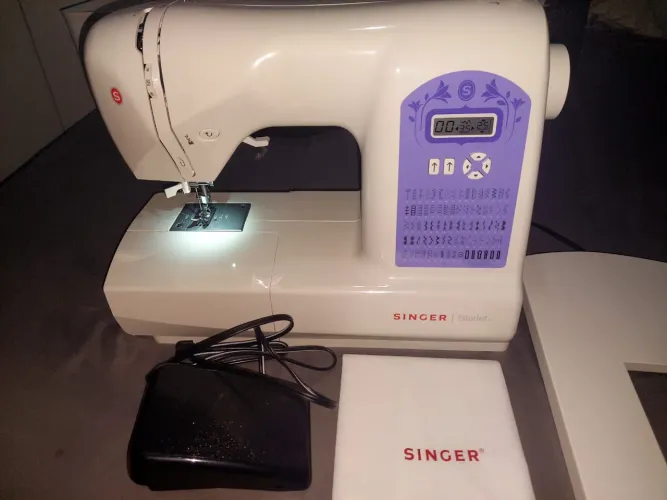 MÁQUINA DE COSTURA SINGER 