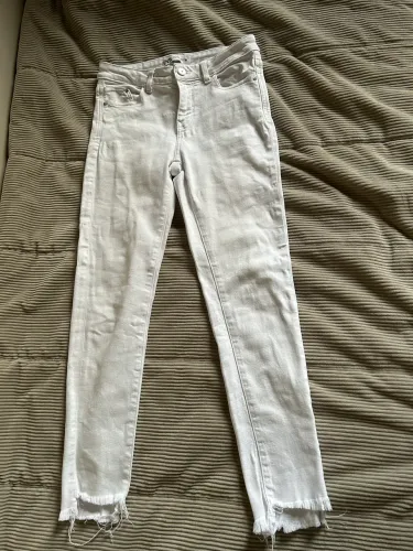 Calça jeans branca skinny