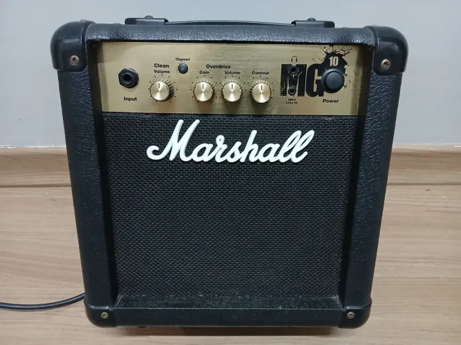 Amplificador para guitarra Marshall MG10