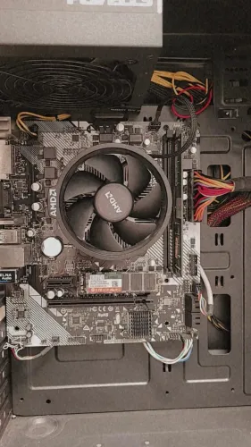 COMPUTADOR GAMER DE ENTRADA AMD RYZEN 3 3500 8GB RAM E SSD