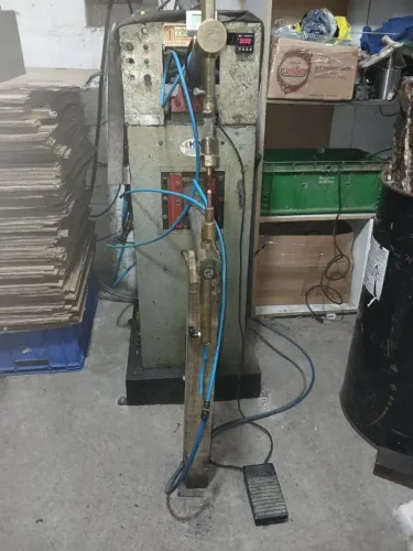 Máquina de Solda Ponto 30 kVA Tecni-Solda - Excelente Estado