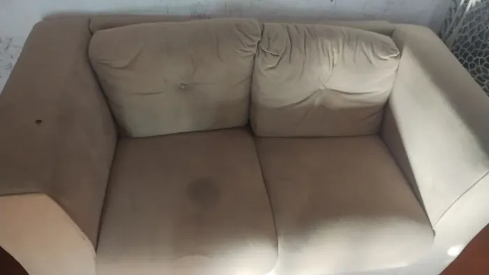 Vendo sofá dois lugares 200 reais