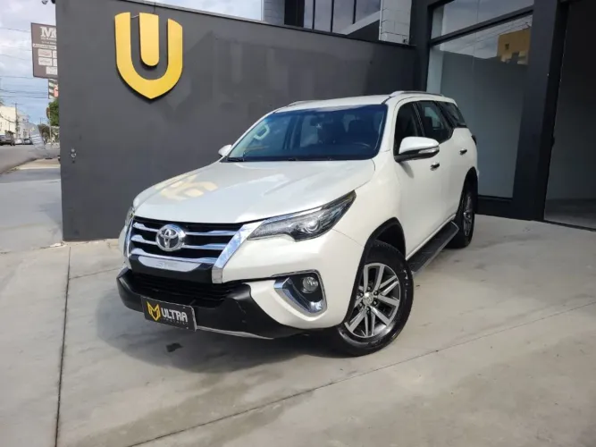 Toyota Hilux SW4 SRX 4X4 2.8 TDI 16V Dies. Aut. 2017