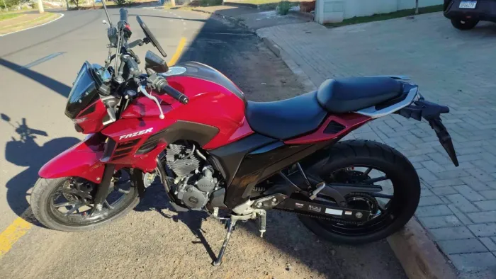 Fazer 250 Vermelha