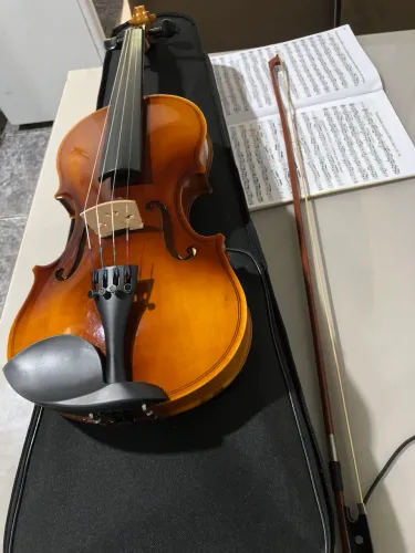 Violino 4/4 Completo em Estado de Novo + Estojo, Arco e Breu