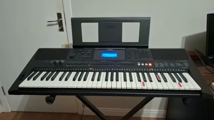 Teclado Yamaha PSR-E453