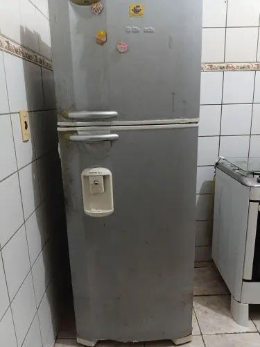 Geladeira com defeito