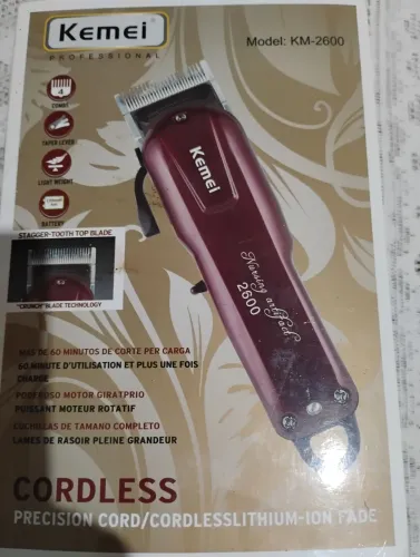 Vendo máquina de cortar cabelo profissional