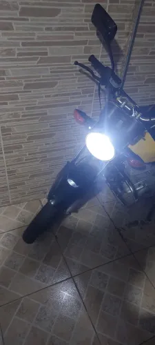 Suzuki yes 125 - 6 Mil Reais