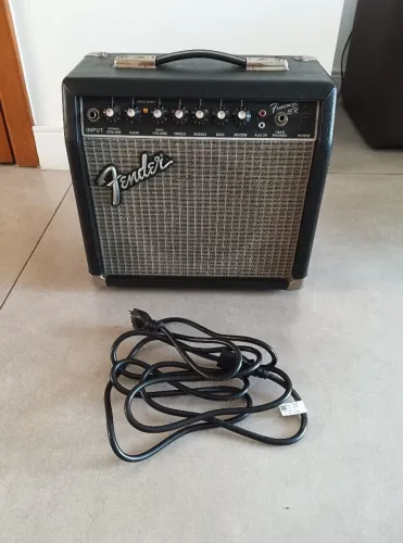 ## Amplificador de guitarra Fender Frontman 15w, 110v, novíssimo, uso mínimo!!