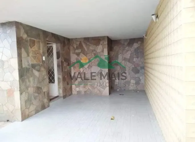 Casa e edícula a venda em Guaratinguetá no valor de R$580.000,00