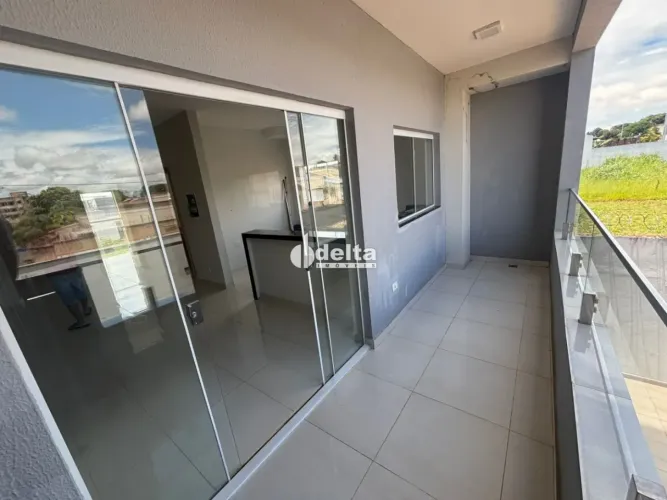 Apartamento disponível para locação no bairro Jardim Ipanema em Uberlândia-MG.