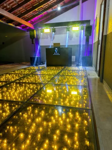 Dj som iluminação e pista 
