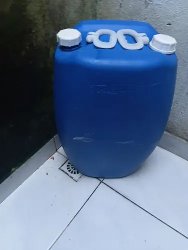 Vendo esse tambo 50 litros novo com celo imetro 