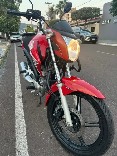 TITAN EX 2015 SEMINOVA