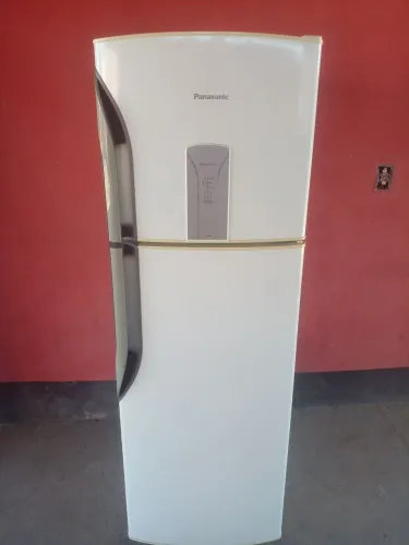 Geladeira duplex Panasonic semi nova 