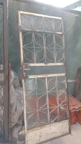 Portas de ferro
