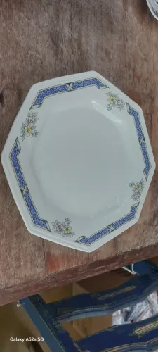Louça Schimidt oitavada, prato colecionável. 