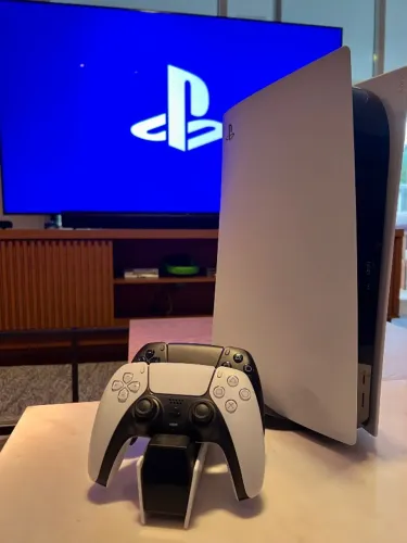 Console Playstation 5 com Leitor de Disco 825GB - 2 Controles DualSense!