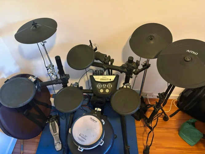 Bateria Eletrônica Roland TD-6V usada