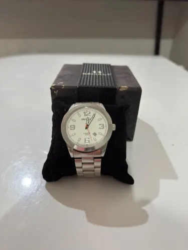 Relógio Seculus prata original. Sem garantia e sem bateria. Necessita bateria nova.