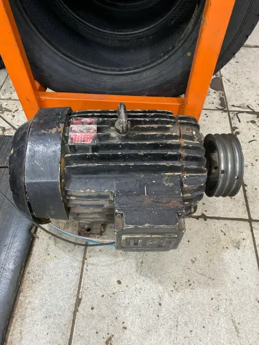 Motor trifásico de compressor