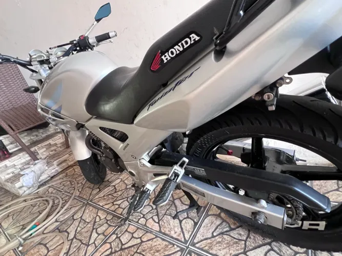 HONDA TWISTER 250