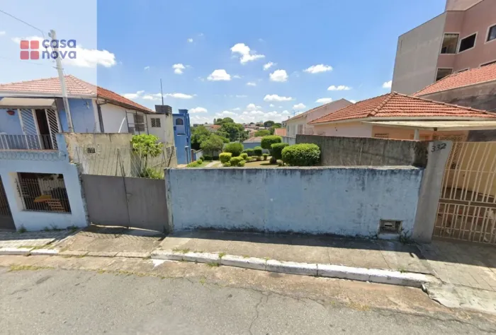 Terreno de 266 m² à venda no bairro Vila Nivi - Ideal para renda!