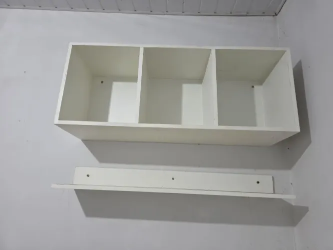 Nicho aéreo com prateleira em MDF