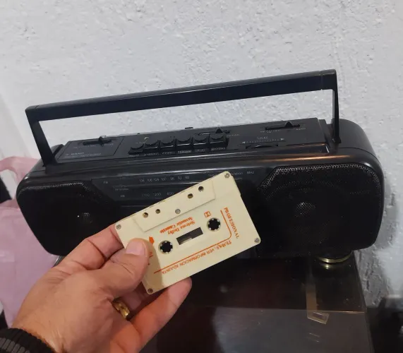 Rádio antigo TOCA FITA funcionando reliquia