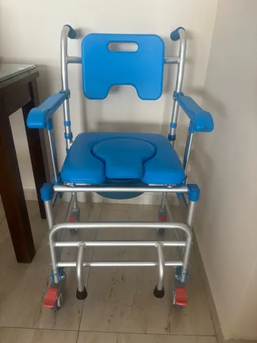 Cadeira de Banho e Higiênica 