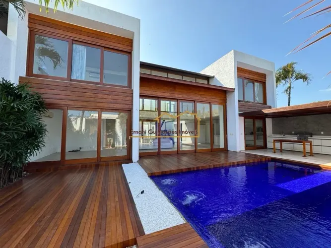 Casa no Condominio Maramar