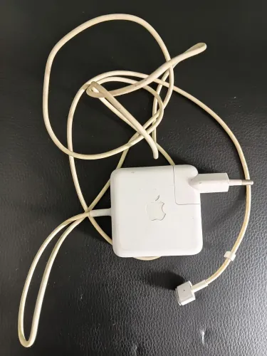 Carregador de macbook Air