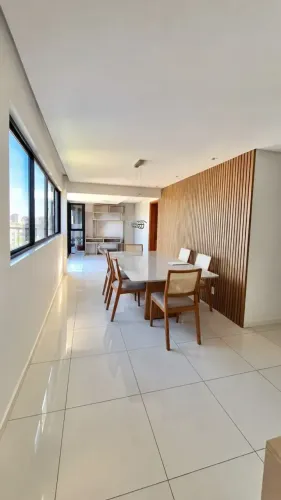 Cobertura Garden à venda no Edifício Vinícius Cansanção, com 180 m²