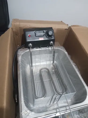 Fritadeira elétrica 5litros quadrada, uso em restaurante e delivery
