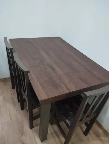 Mesa de Jantar Retangular de 6 Lugares + 4 cadeiras