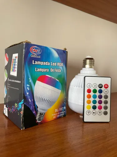 Lâmpada LED RGB com Controle Remoto
