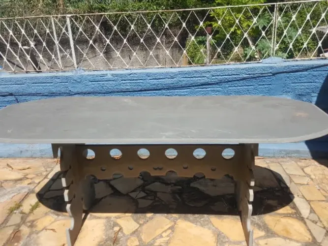 Mesa ardósia,  e várias outras coisas. Barato, pra sítio, ou casa.