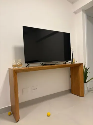 Aparador em Madeira 40x156x80 cm