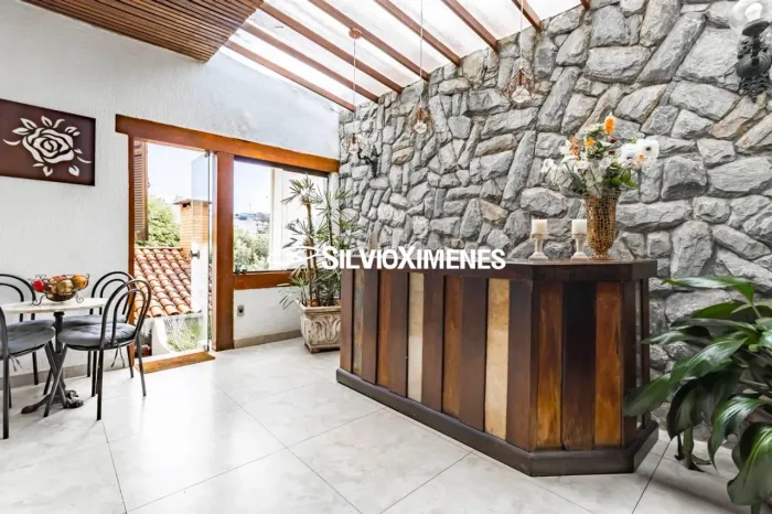 Casa com 5 quartos à Venda, Santa Lúcia - Belo Horizonte