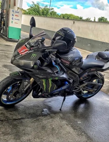 Vendo R1 2005 personalizada 