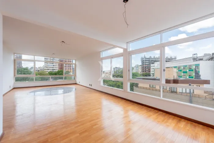 Apartamento 3 quartos (1 suíte) para comprar no bairro Moinhos de Vento