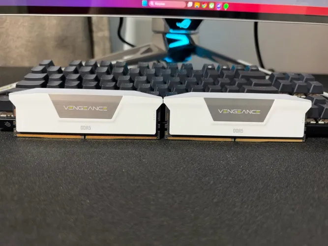 Corsair vengeance rgb 6000mhz cl36 semi nova