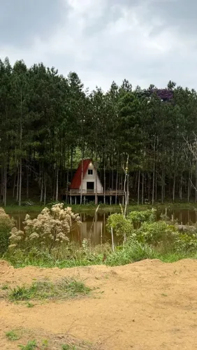 Vende sítio em Santa Leopoldina,sou proprietário a 7 anos ótimos vizinhos final de linha .