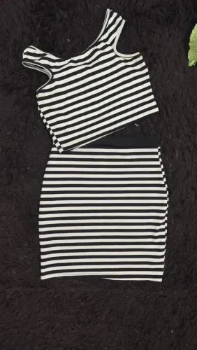 ROUPAS USADAS APENAS UMA VEZ