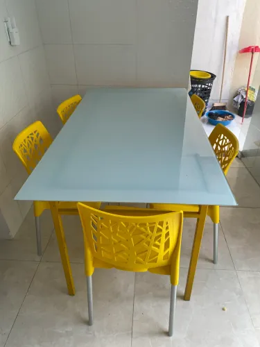 Linda mesa de vidro