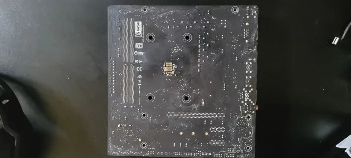 AMD Ryzen 5 2400G (100% OK) + Placa Mãe Asus A320M (Com Defeito)