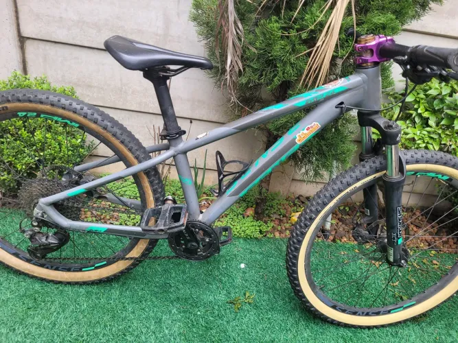 Sense Grom Aro 24 Shimano Altus 9V - Excelente Estado